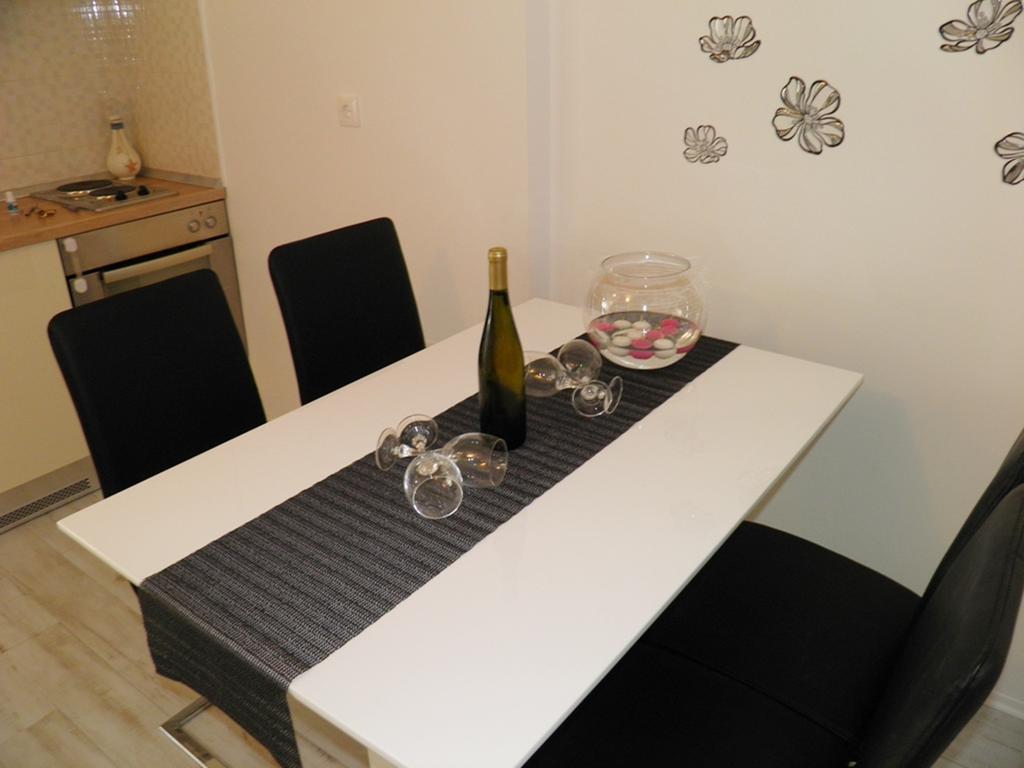 Apartment Leptir Podstrana Habitación foto